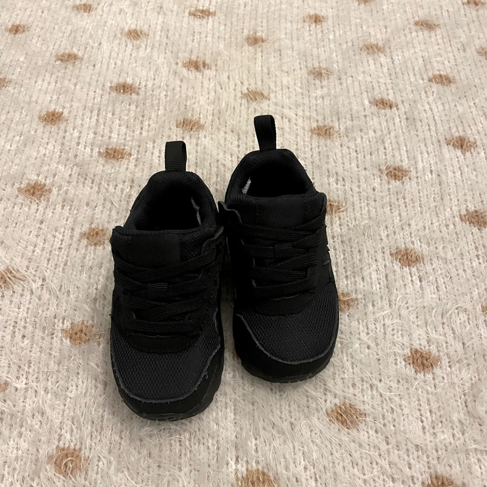 NIKE AIR Baby Walker Shoes with Smooth Upper - Picture 2 of 4